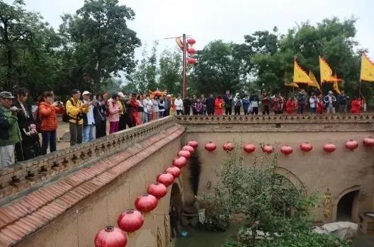 陕州地坑院+函谷关+高阳山温泉+天鹅湖2日游